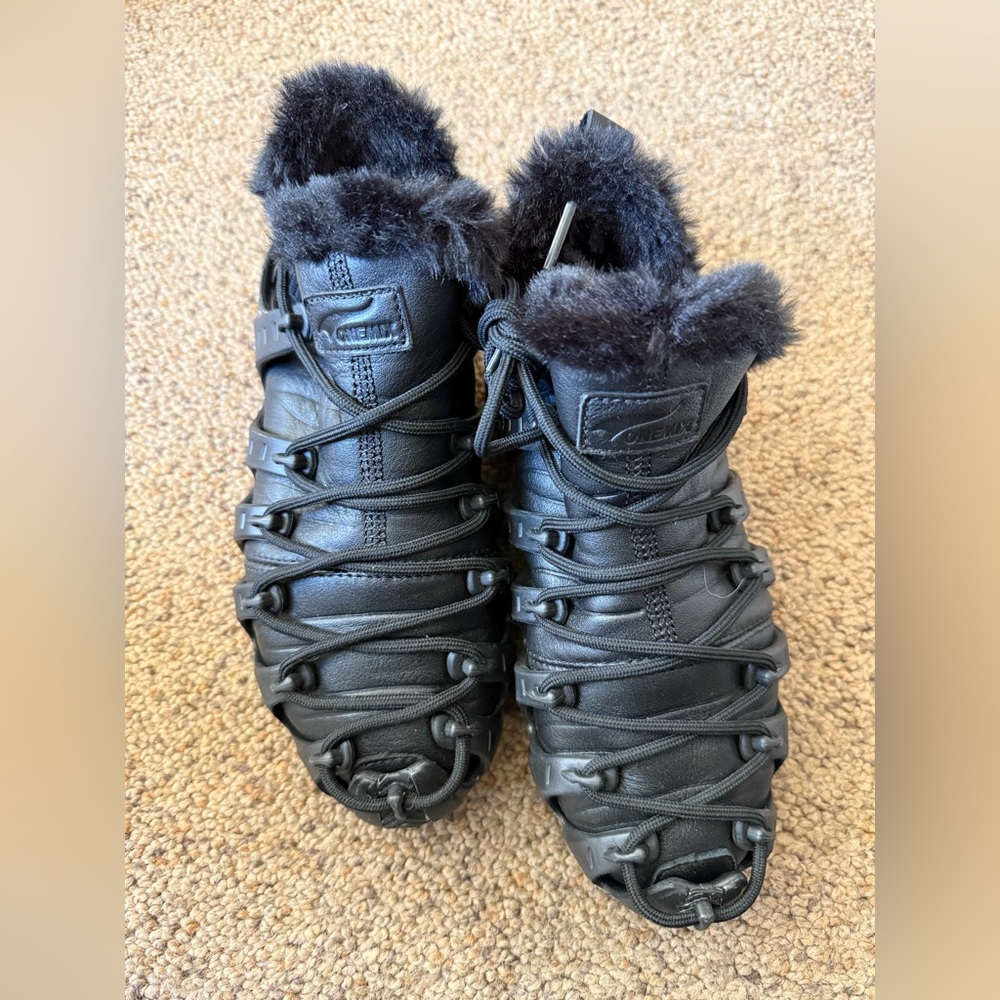 ONEMIX Black Furry Shoes